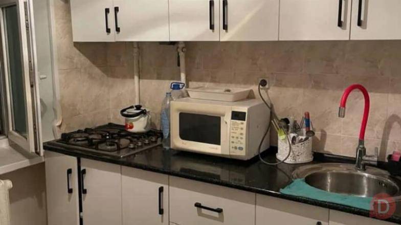 Продаётся 2х комнатная хрущевка в районе Политеха (Ахунбаева/Шота Руст Бишкек - изображение 1