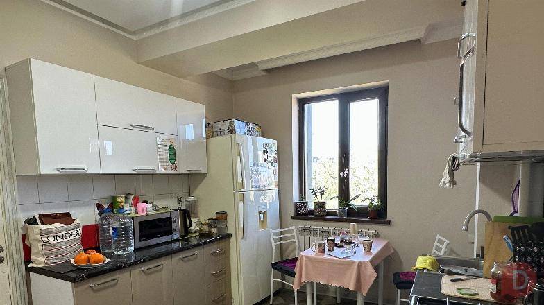 Продаю 2-ком кв р-н ТЦ Караван Т:0551 444 844 Бишкек - изображение 1