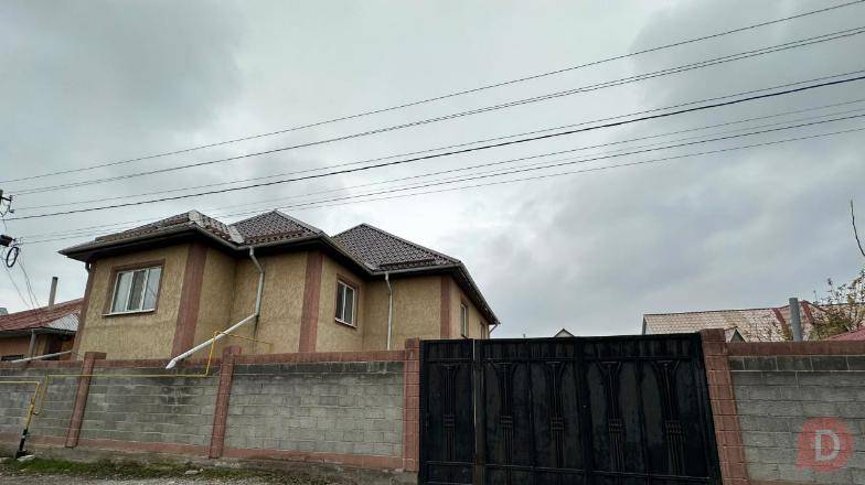 Продается 2-этажный дом, 6 комнат, ж/м Алтын-Ордо, б/п Bishkek - изображение 1