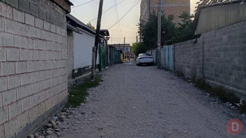 Продается участок 4,5 сотки + дом, р-он Аламединского рынка, б/п Bishkek - изображение 1