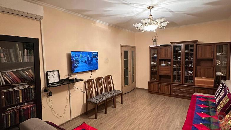 Продаётся 3х комнатная+сушилка квартира мкр. Улан 7 апреля/Ахунбаева Бишкек - изображение 1