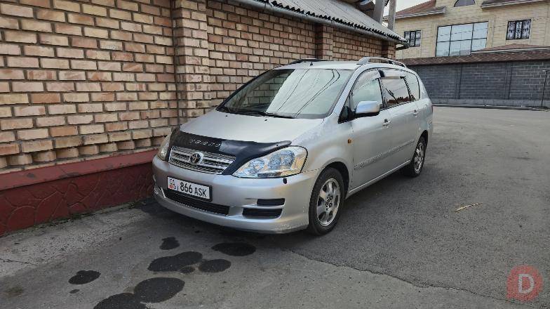 Продаю Toyota Avensis Verso, 2003 г.в, 5400 $ Бишкек - изображение 1