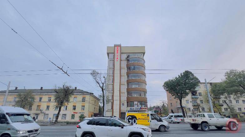 Продаётся здание в центре (Госрегистр), 2500кв.м., по пр. Чынгыза Айтм Bishkek - изображение 1