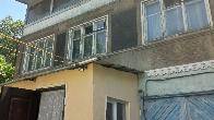 В Городе Талгаре срочно продаётся дом трёх этажный тёплый.