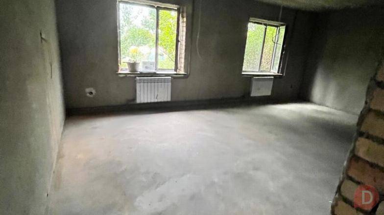 Продаётся 2х этажный дом, Новопокровка, кирпичный не далеко от трассы Бишкек - изображение 1