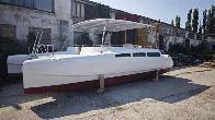 Катамаран Кайман-800 белый. С окошками