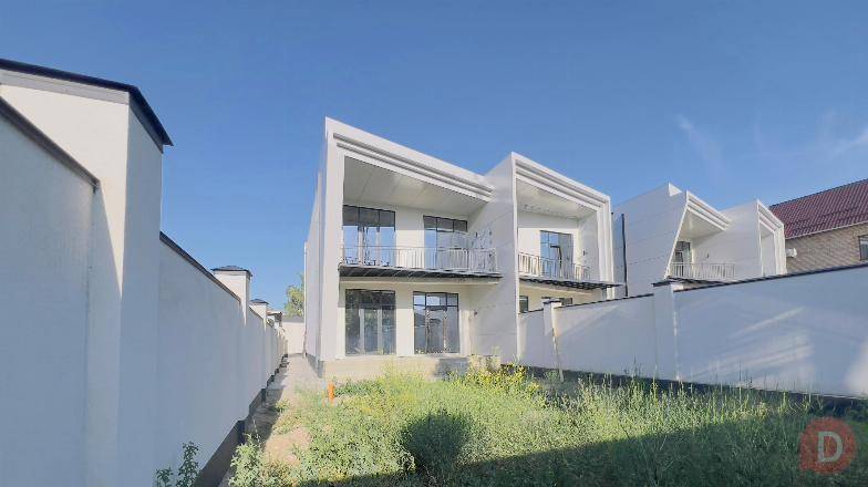 Продаётся стильный таунхаус в Ынтымаке не далеко от Администрации През Bishkek - изображение 1