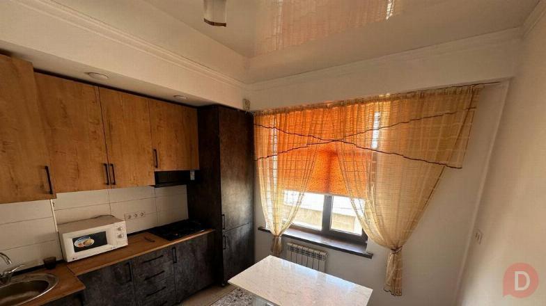 Сдаётся 1 комнатная элитка в центре Токтогула/Молодая гвардия Bishkek - изображение 1