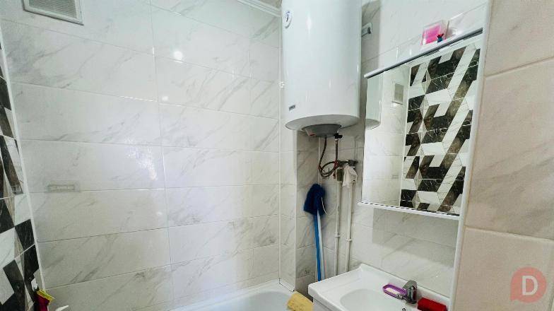 Продаётся 2х комнатная квартира мкр. Джал-15 район Тыналиева/Ахунбаева Bishkek - изображение 1