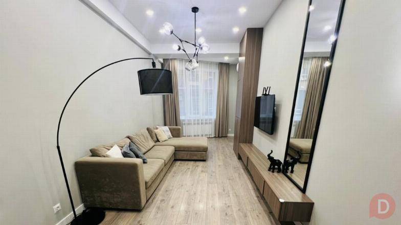 Сдаётся 3х комнатная элитка в центре (сквер Тоголок Молдо) район Исано Bishkek - изображение 1