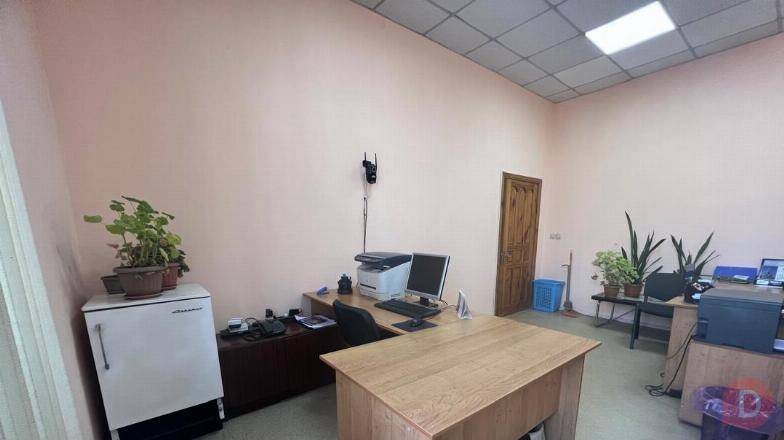 Сдаётся коммерческое помещение 193м2 в Пишпеке Льва Толстого/Репина Bishkek - изображение 1