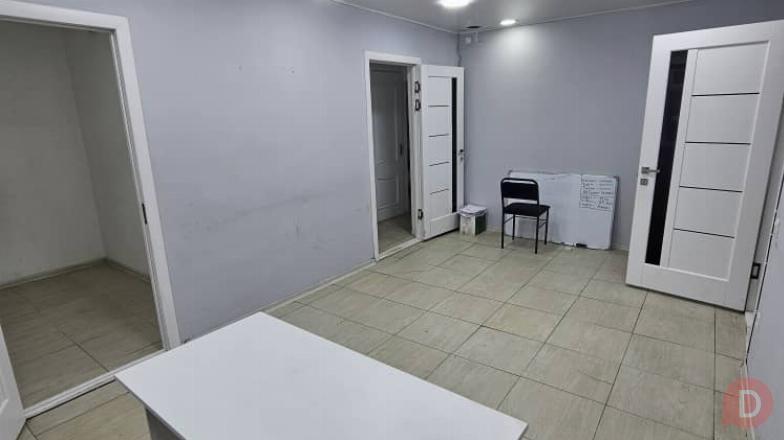 Срочно продаю нежилое помещение под любой бизнес ! 4 мкрн.,заезд и с К Bishkek - изображение 1