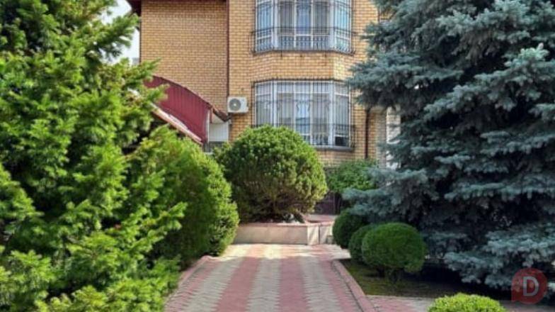 Продается 3-уровневый особняк, Ахунбаева/Карал Маркса, бп Bishkek - изображение 1