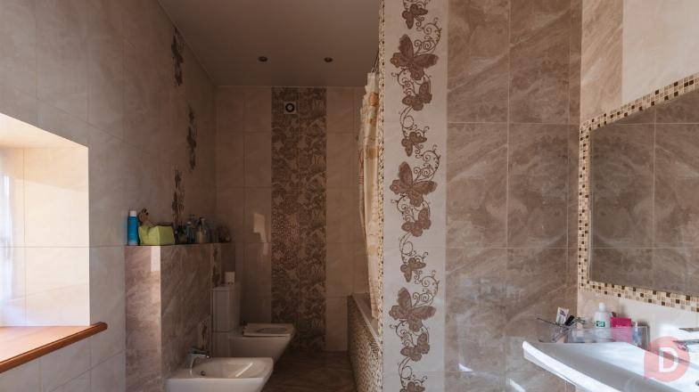 Коттедж 272 м² на участке 4 сот. Красноярск - изображение 1