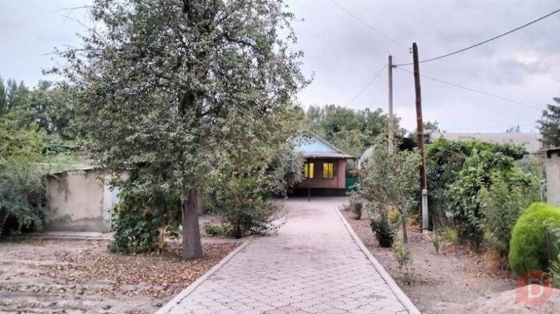 Продаю недорого крепкий кирпичный дом в очень хорошем состоянии, Bishkek - изображение 1