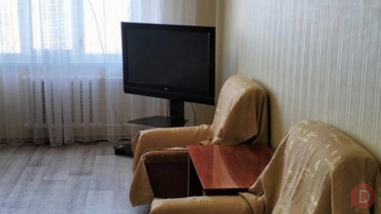 Сдаю 2-комнатную квартиру-студию, 6 микрорайон, дом 8А (Сухэ Батора-Ка Bishkek - изображение 1