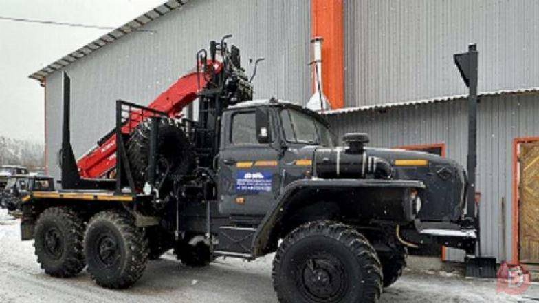 Лесовоз Урал с новым манипулятором Палфингер Киров - изображение 1