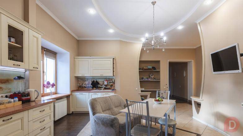 Коттедж 272 м² на участке 4 сот. Красноярск - изображение 1