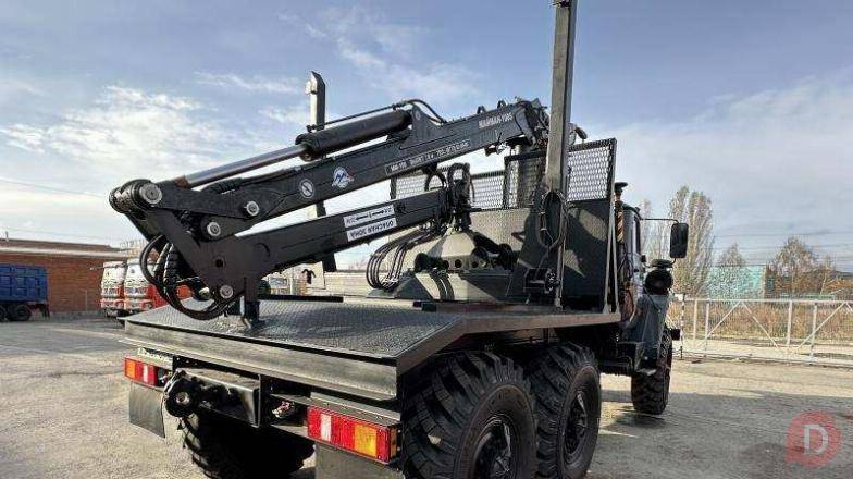 Лесовоз УРАЛ-5557 с новым манипулятором Майман 2026 — готов к работе Вологда - изображение 1