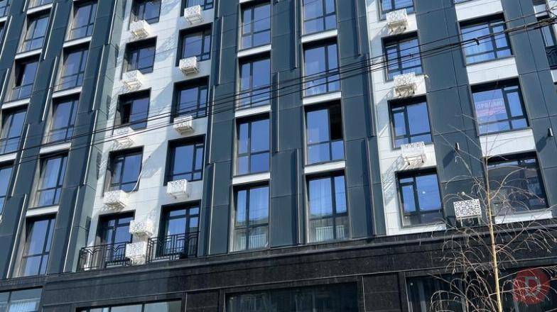 Продаю 3- комн. студию -элитку . Центр, Чуй/ Карпинка Bishkek - изображение 1