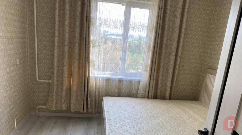 СРОЧНО! Продаю 4-ком кв 106 серии, 78м², р-н ЦУМ – 115.000$ Bishkek - изображение 1