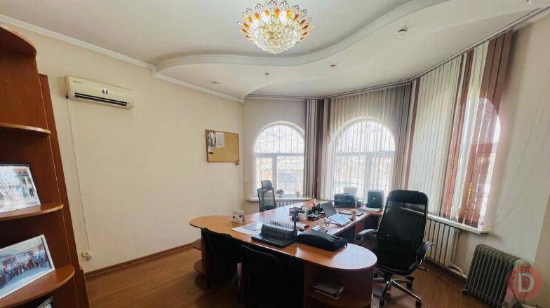 Сдаётся особняк под офис в центре район Жибек Жолу/Уметалиева Bishkek - изображение 1