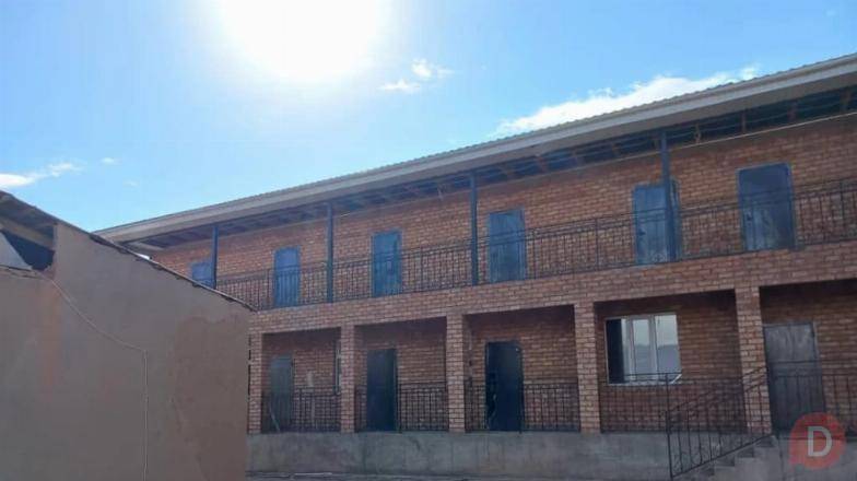 Срочно продаю 2 этажный гостевой дом (недостроенный)! Иссык-Куль , сел Bishkek - изображение 1