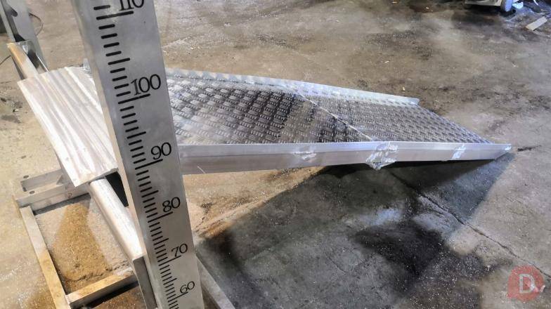 Погрузочный мост складной с бортами ГКА 5.350.80.2/3МКСБ Грузоподъёмно St. Petersburg - изображение 1