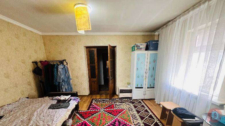 Сдаётся дом 155 кв.м., Пишпек, Льва Толстого/Репина напротив Народного Бишкек - изображение 1