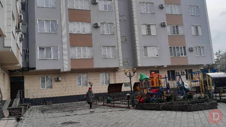 Срочно! Продаю 3-комнатную квартиру, 5 микрорайон, бп Bishkek - изображение 1