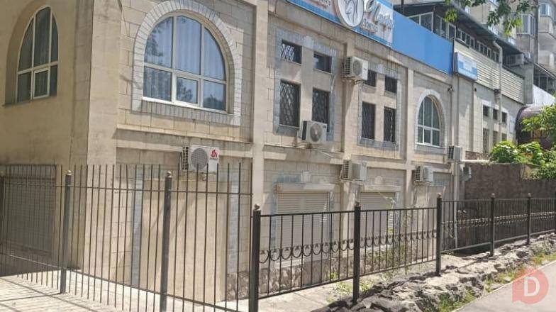 Продается элитное здание 400 м² на правительственной трассе, б/п Bishkek - изображение 1
