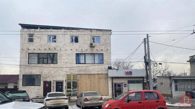 Продаю 3х этажное здание 243 кв.м., центр! ул. Ю. Абдрахманова 243 Бишкек - изображение 1